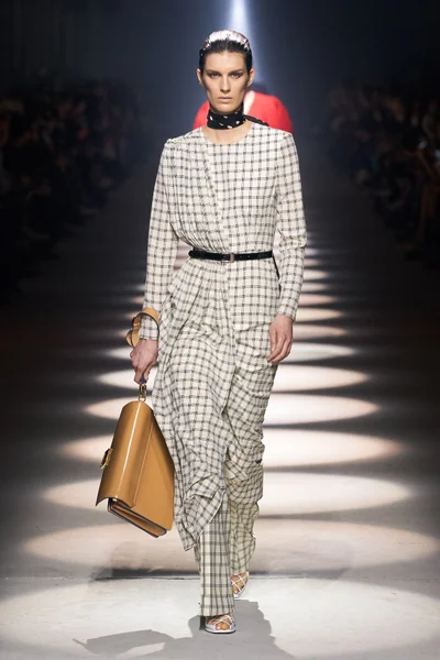 Look 2